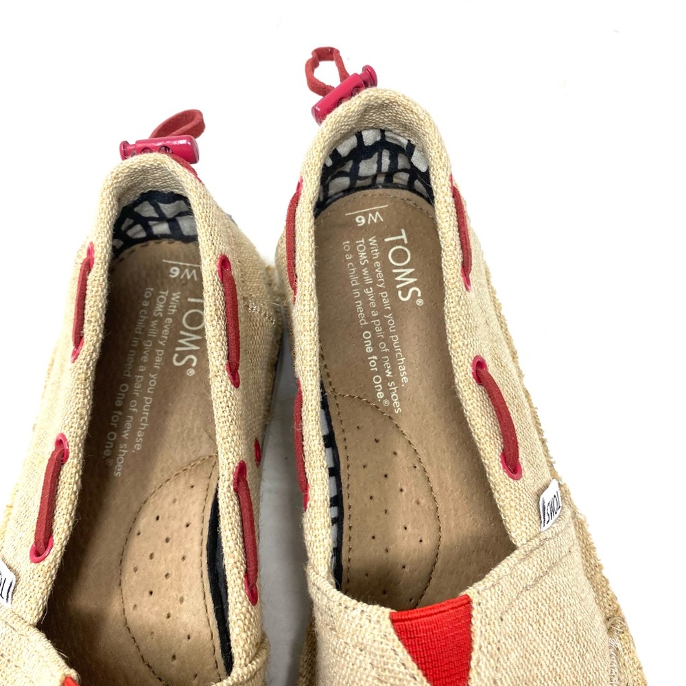 Toms - Picture 7 of 7